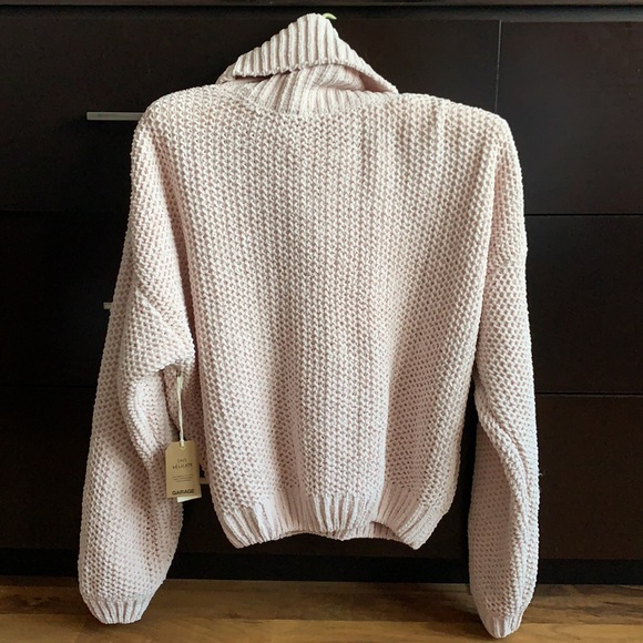 Turtle neck sweater 🌸 - Picture 2 of 4